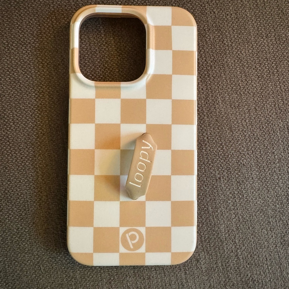Loopy Case Beige and White Checkered Phone Case